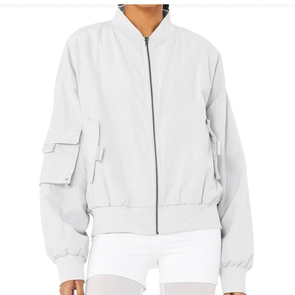 ALO YOGA oversized bomber jacket. - Picture 5 of 7
